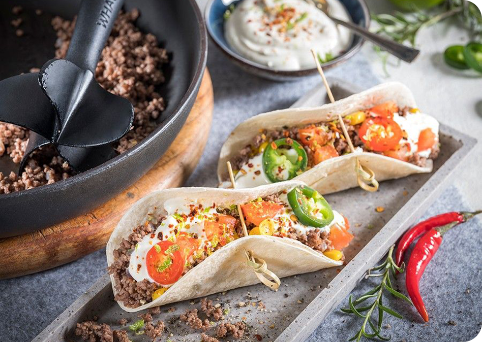 Mexicaanse taco’s met gehakt, mais en frisse limoensaus
