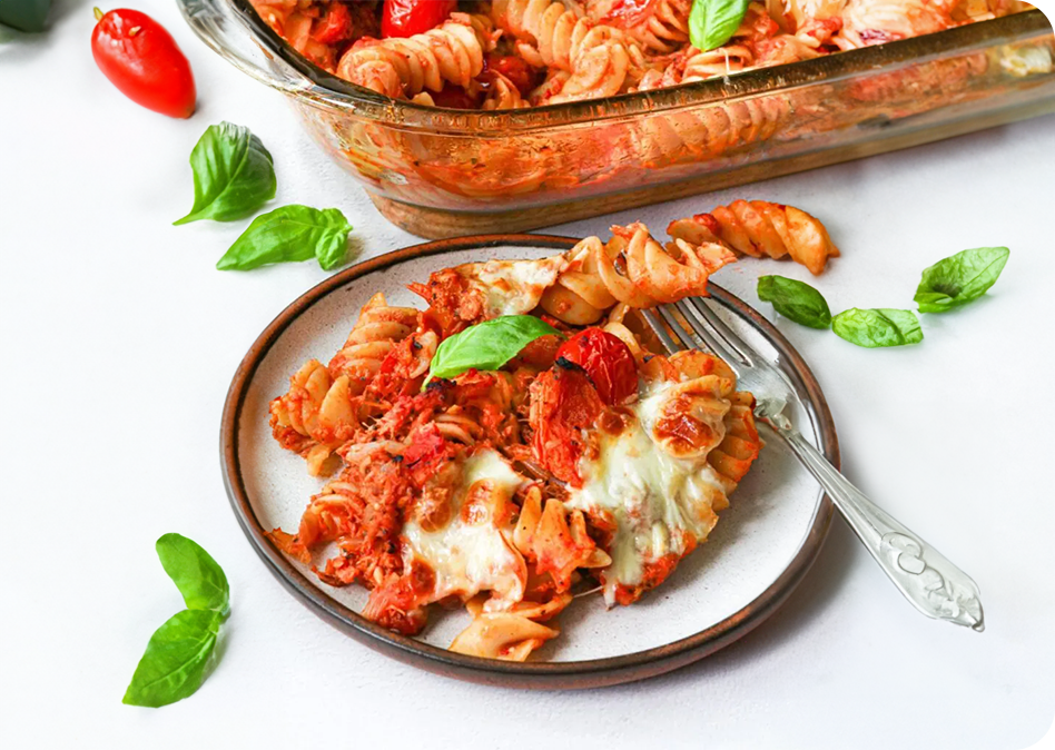 Ovenschotel van fusilli met tonijn, olijven en mozzarella