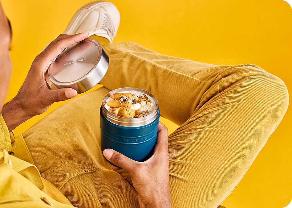 Overnight oats met gekarameliseerde appel en krokante spekcrumble