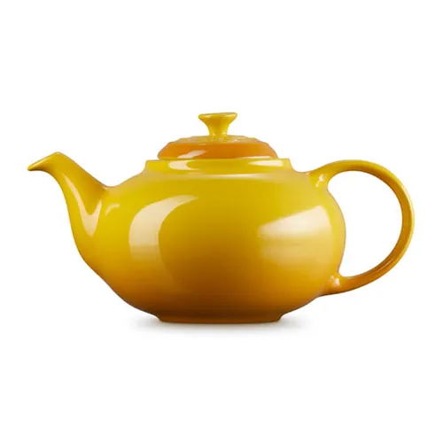 70702136720000-le-creuset-classic-teapot-nectar-2_126570019277239050455502.png