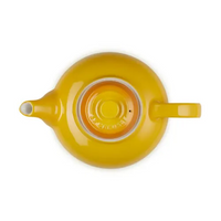 70702136720000-le-creuset-classic-teapot-nectar-3_126570019277244646495768.png