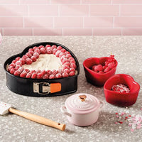 79082300600000-le-creuset-lamour-heart-collection-heart-ramekins-cerise-5_3763764469011.jpg