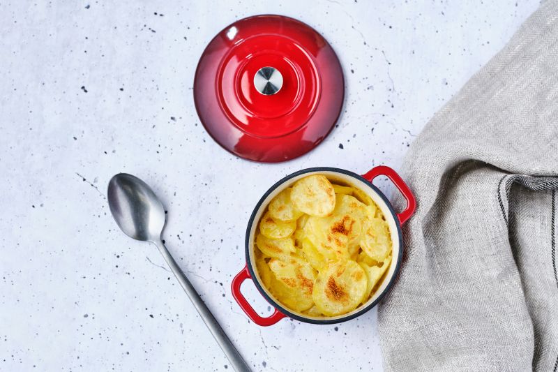 cosy-trendy-mini-stoofpot-fontestic-traditional-red-12cm-gietijzer-500ml-32115974-2800x800_126631375705808275169598.jpg