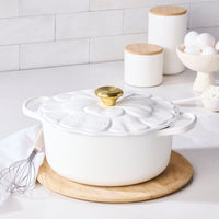 le-creuset-braadpan-bloesem-white-26-cm1_126626907193914211245826.jpg