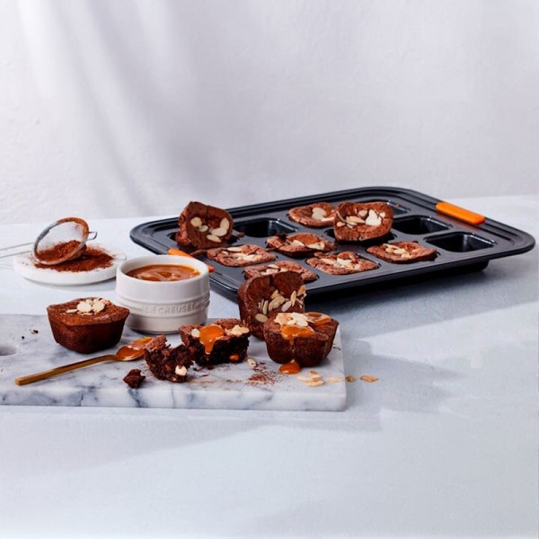patiliss-moule-brownie-le-creuset-1_7557515094089.png