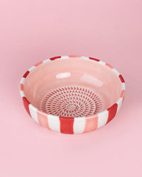 plato-rallador-mediano-sweetheart-rojo-rosa-2_126628244252226956500445.jpg